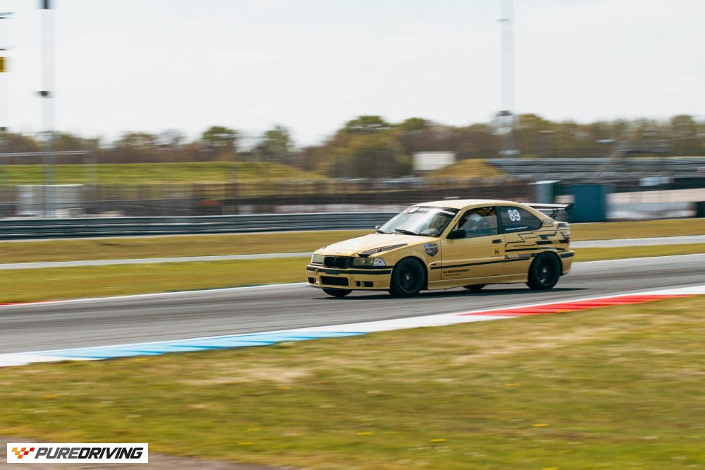 BMW 323ti Compact E36
